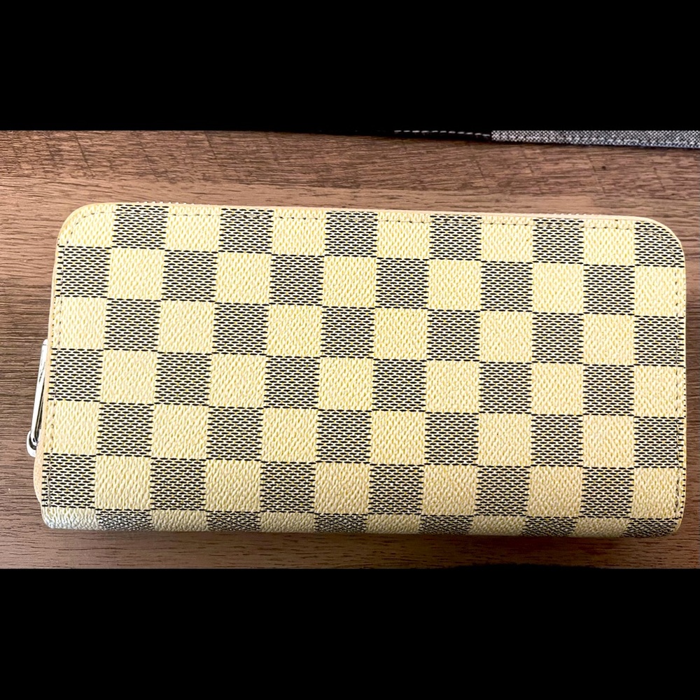 Cream and grey checked wallet